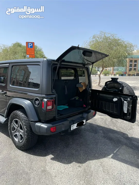 2018 Jeep Wrangler (JL) Sport 2 dr / GCC / LOW KMS / ready for the season!