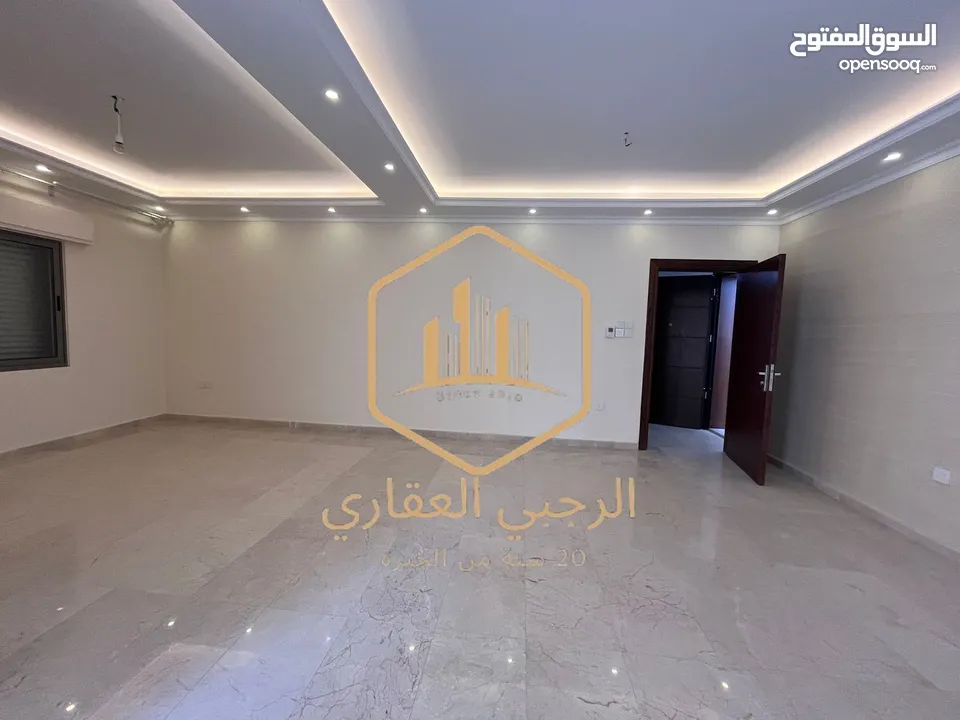 شقة / للايجار / 3نوم / طابق اول من فيلا / 200 متر / دابوق