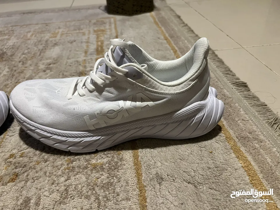 عدد 2 حذاء هوكا جديد لم يلبس فيتنامي مقاس 43.3