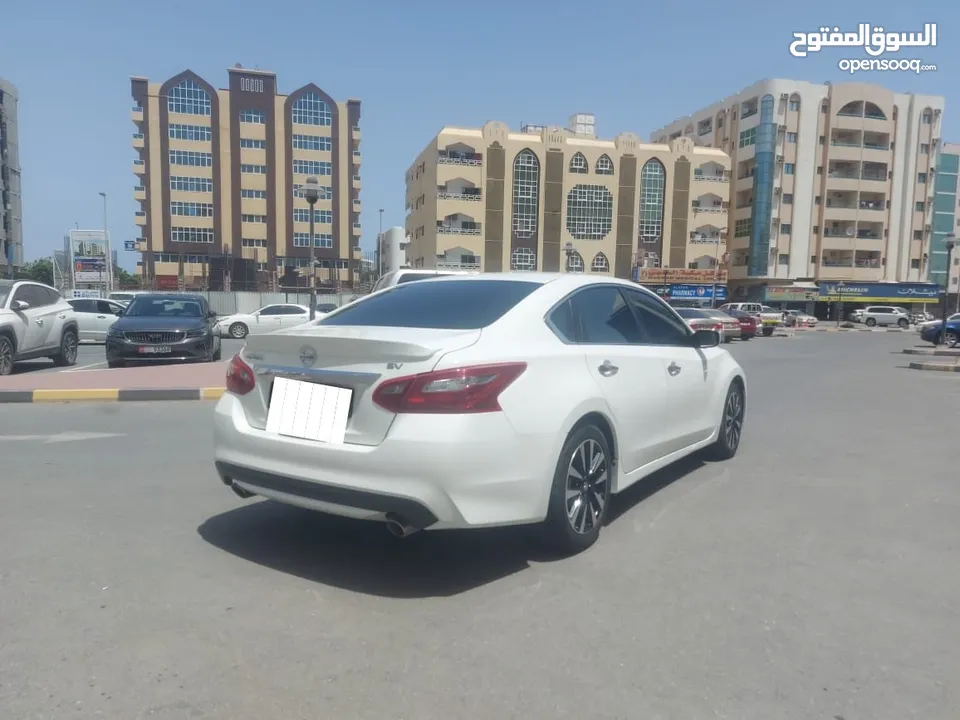 DHS 25,500/= 2018 NISSAN ALTIMA SV مسرفس بالكامل  - بحالة ممتازة جداً