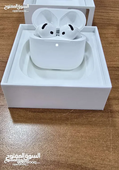أختار الأصلي وريح راسك النسخة الأحدث والأقوى  بطارية تصل إلى 5ساعات من الأستخدام Apple AirPods 4 AN