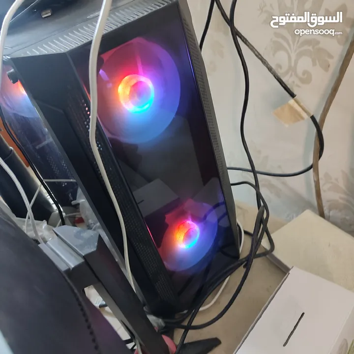 جهاز مع شاشة لداعي التطوير