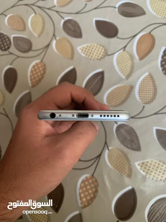 iPhone 6 بحاله ممتازه معاه الكرتونه الاصليه مفهوش الشاحن ولا السماعات