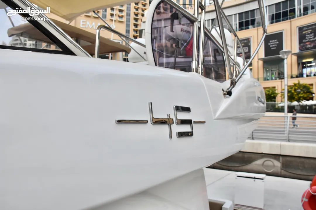 شركة تاجير يخوت في دبي مارينا مول للبيع