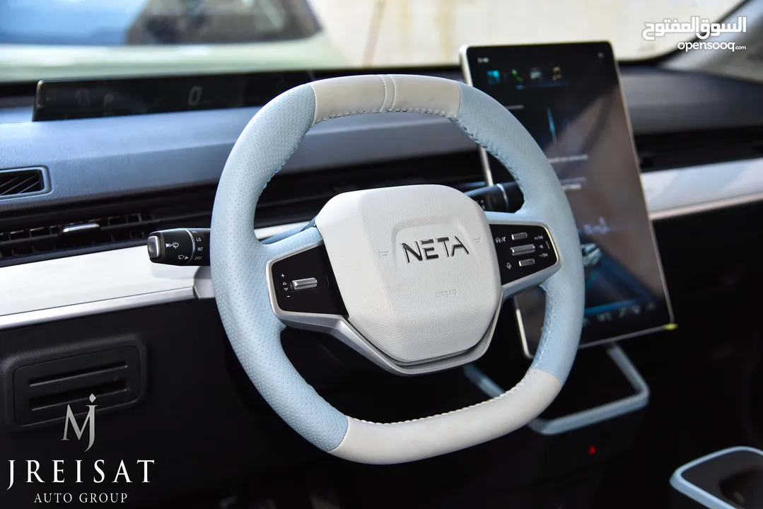 نيتا آيا الكهربائية بالكامل متوفر باللونين الازرق والاخضر 2023 Neta Aya EV SUV