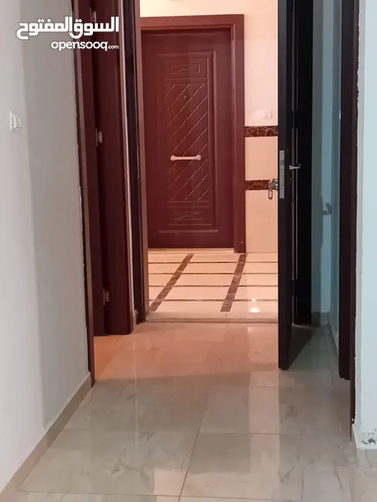 شقه ارضيه مع تراس مفروشه لايجار للعائلات فقد