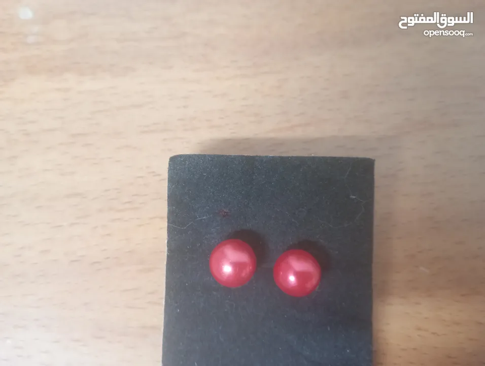 4 أقراط بعدة ألوان