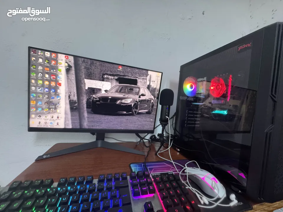 بيسي وشاشة مع كامل ملحقاته (للبيع او للبدل على لابتوب)