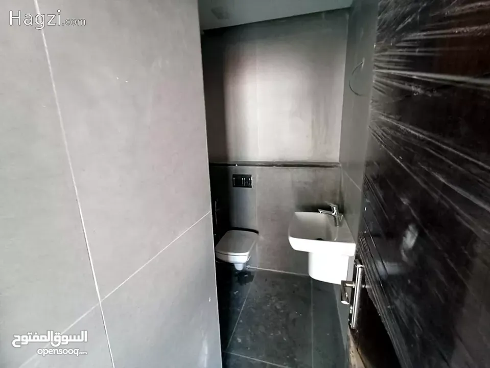 شقة طابق اخير مع روف ( Property ID : 31718 )