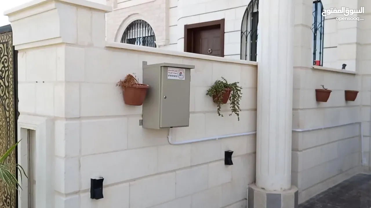 نقطة شحن سيارات كهربائية شامل التركيب