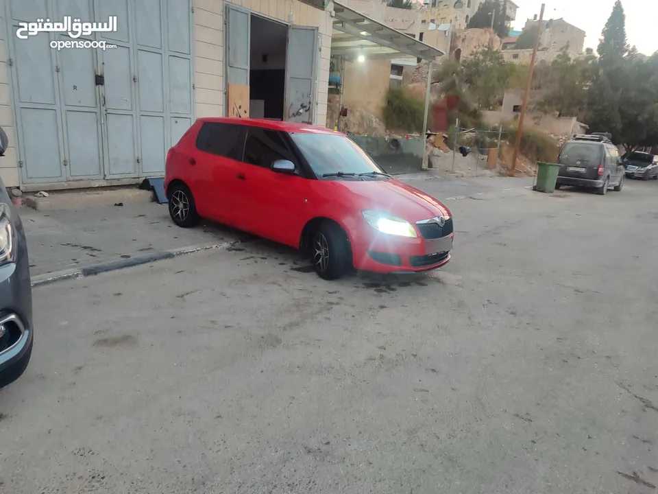 سكودا فابيا بنزين برايفت جير عادي 2013