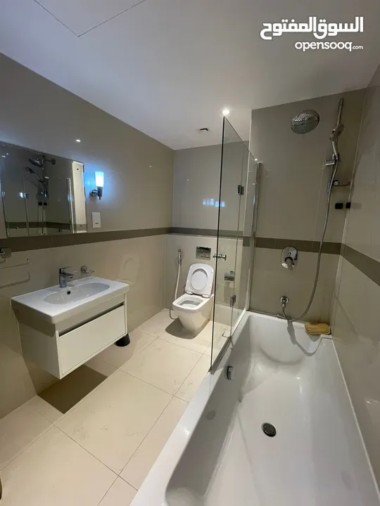 2 Bedrooms Apartment for Rent in Al Mouj REF:975R