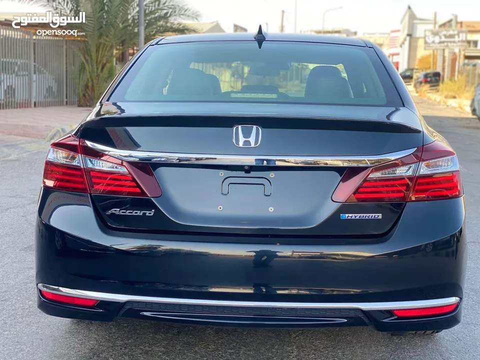 Honda Accord Hybrid clean title 2017 (حرة)