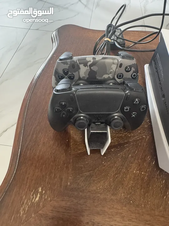 Playstation 5 CD Edition, 2 Controllers, and Controller Charging Station