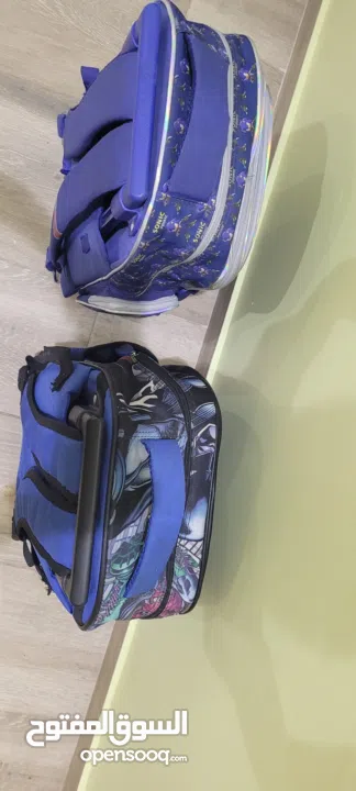 حقيبة اولاد مدرسية ذات جودة عالية و استعمال و حفاظ على الحقيبة بحالة ممتازة شبه جديدة و لا عيوب