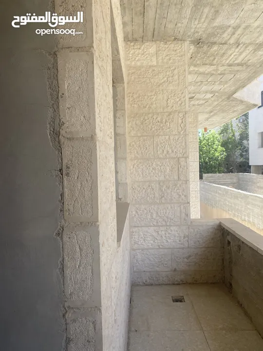 شقه للبيع ام الشرايط