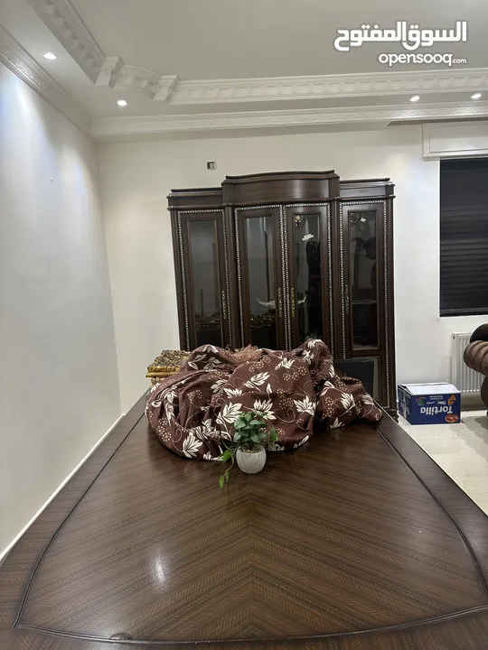 طاولة سفره  بحالة الوكاله للبيع