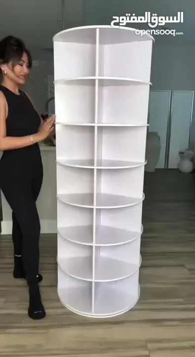 خزانة دوّارة بتلف 360 درجة كاملة، تصميم عصري فاخر بلمعة أنيقة وتفاصيل مرتّبة بتخلي أي زاوية بالبيت