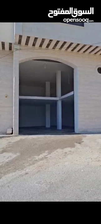 مخازن تجارية للبيع