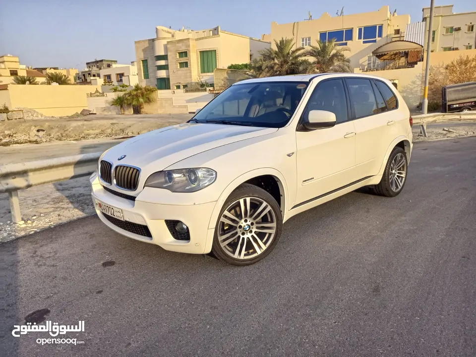 بيعة سريعة BMW X5  موديل 2013 في حالة ممتازة,  فل اوبشن ، سقف بانوراما،  نفيقيشن' 0 حوادث٫ 4 كاميرات