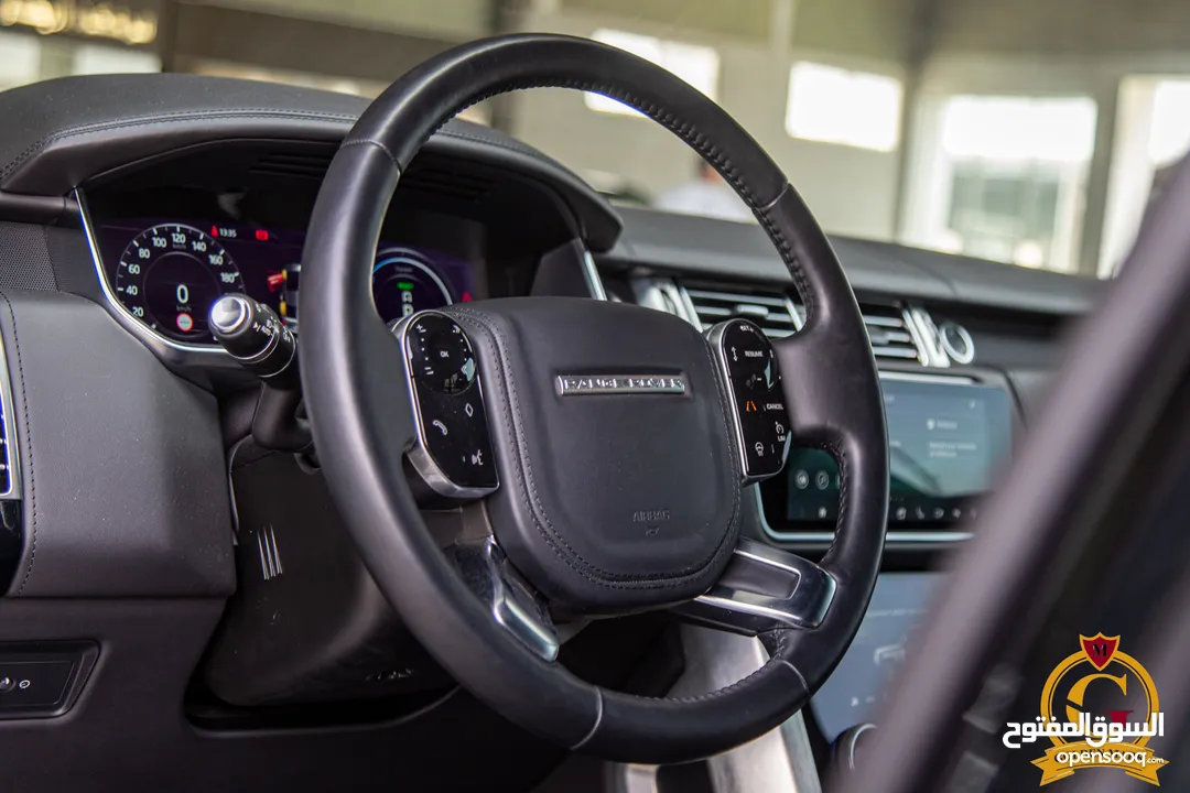 Range Rover Vogue 2021 Autobiography Black package   السيارة وارد الماني و قطعت مسافة 33,000