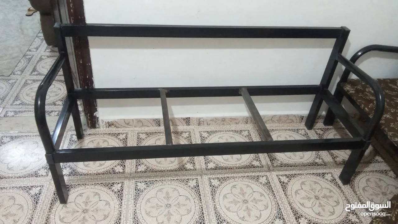 طقم كورنر مع وجه  و صوفايات حديد عدد2 وكيزر وفلتر ماء 7 مراحل