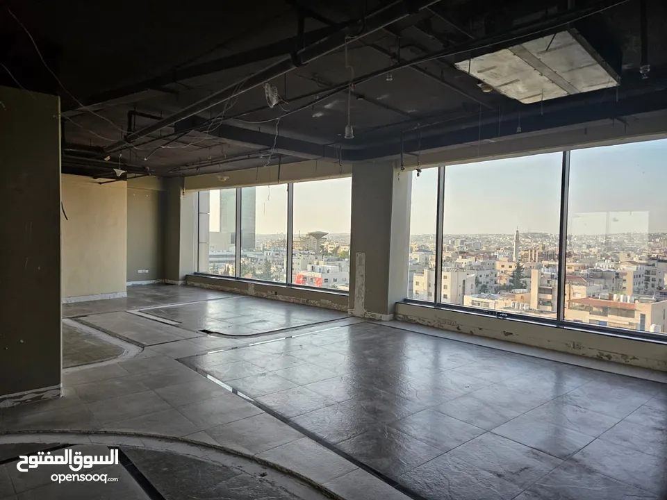 مكتب للايجار في موقع مميز    Office for Rent