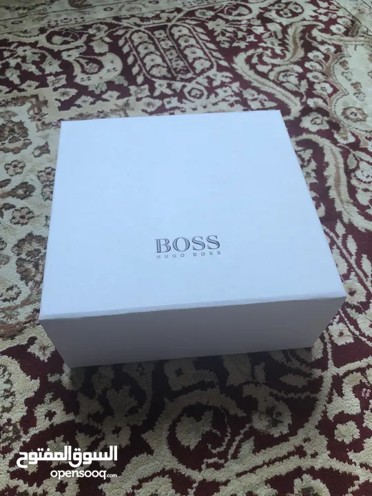 محفظة جلد أصلي 100٪؜ من شركة Boss