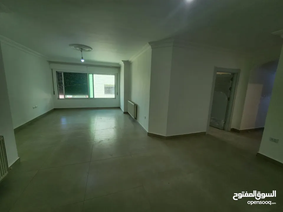 شقة فارغة للإيجار في الصويفية - REF: 14665