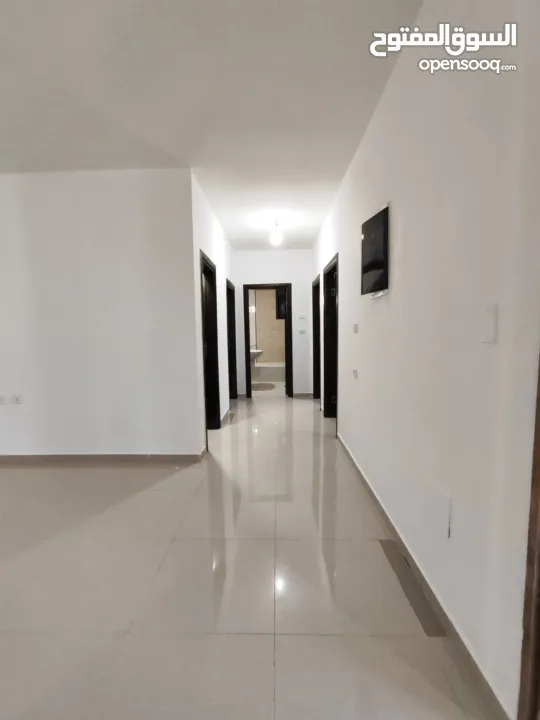 شقة مع حديييقة للايجار في عين مصباح