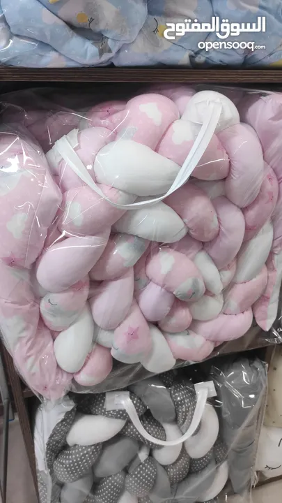 طقم بطانه مجدله طول 3 متر  مع مخدات حشوه بوليستر قابل للغسيل للتخت البيبي الخشب