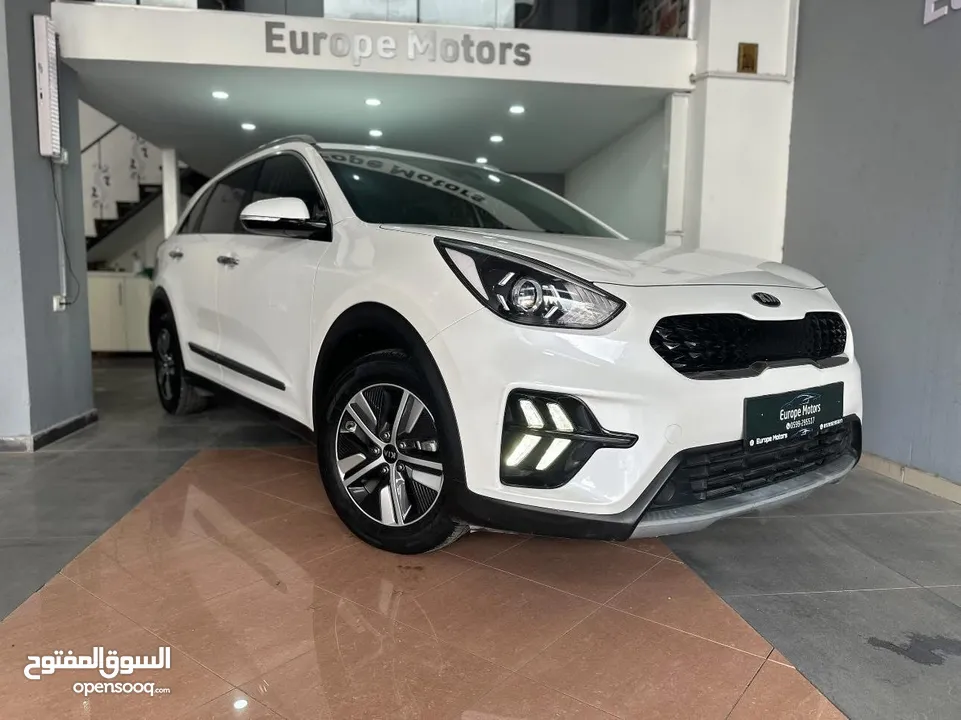 كيا نيرو هايبرد فل اضافات بالسعر المميز( ترخيص و تامين هدية)