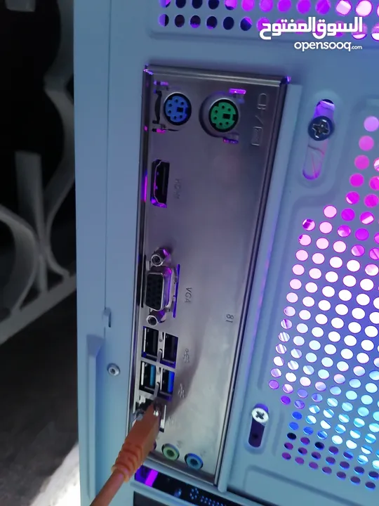 كمبيوتر العاب Gaming Pc بحاله الوكاله استعمال خفيف المواصفات بالوصف :) لون أبيض كيس حوض سمك