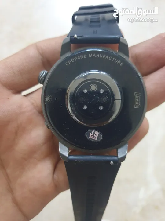 ساعة يد smart watch