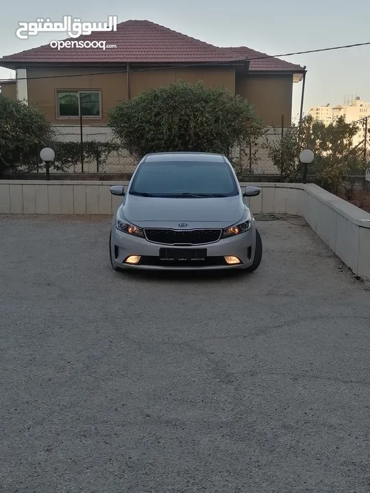 كيا K3 / موديل 2017 /فحص نخب / عداد قليل / ماتور 1600 تيربو / ديزل / اقتصاديه