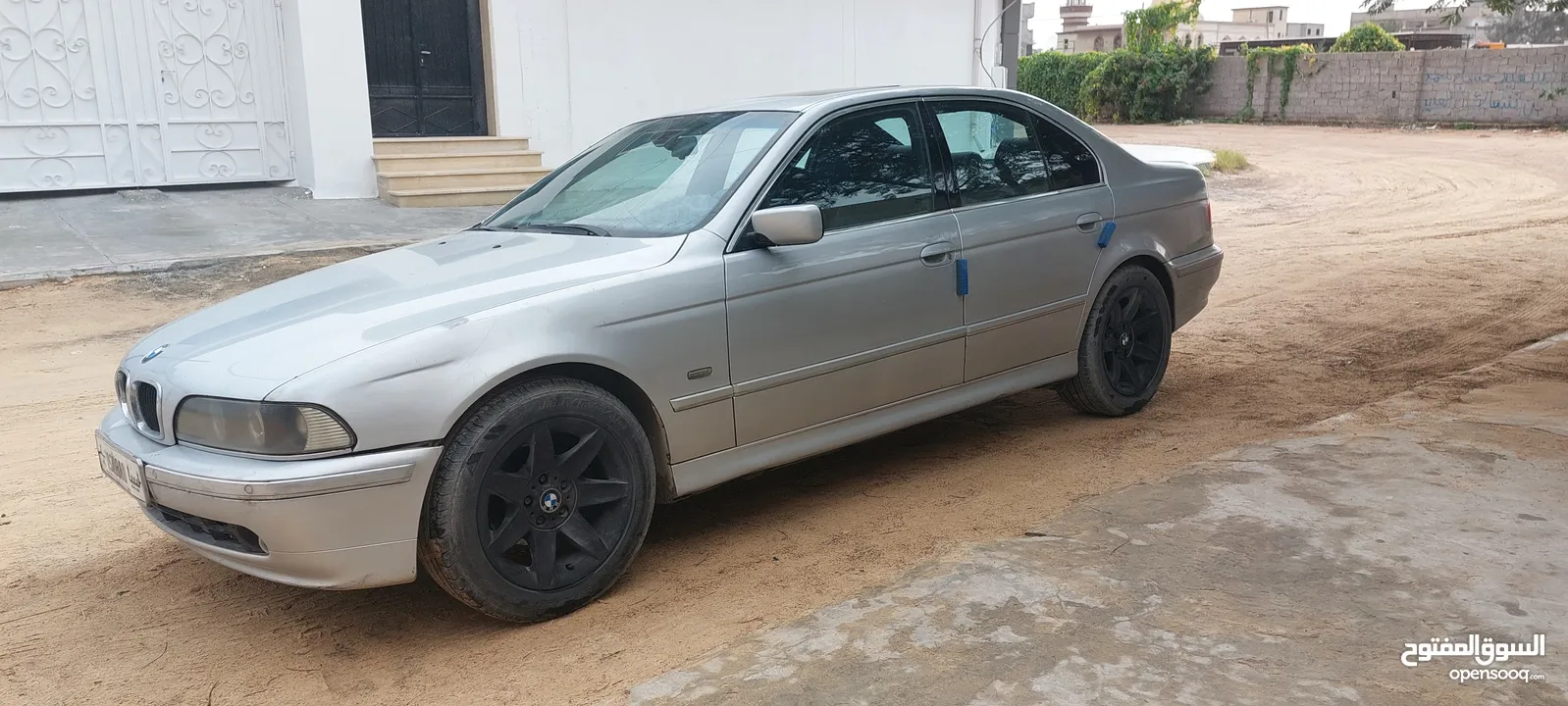 BMW الخامسة 2002