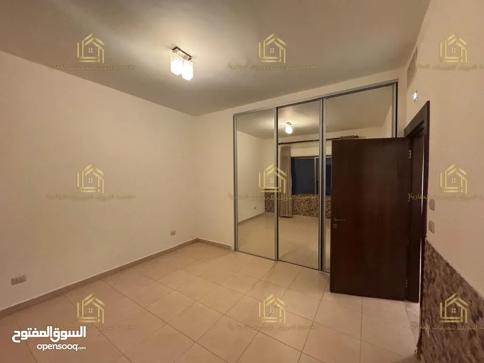 شقة فاخرة سوبر ديلوكس في أرقى واجمل مناطق عبدون ارضي مع ترس 3نوم