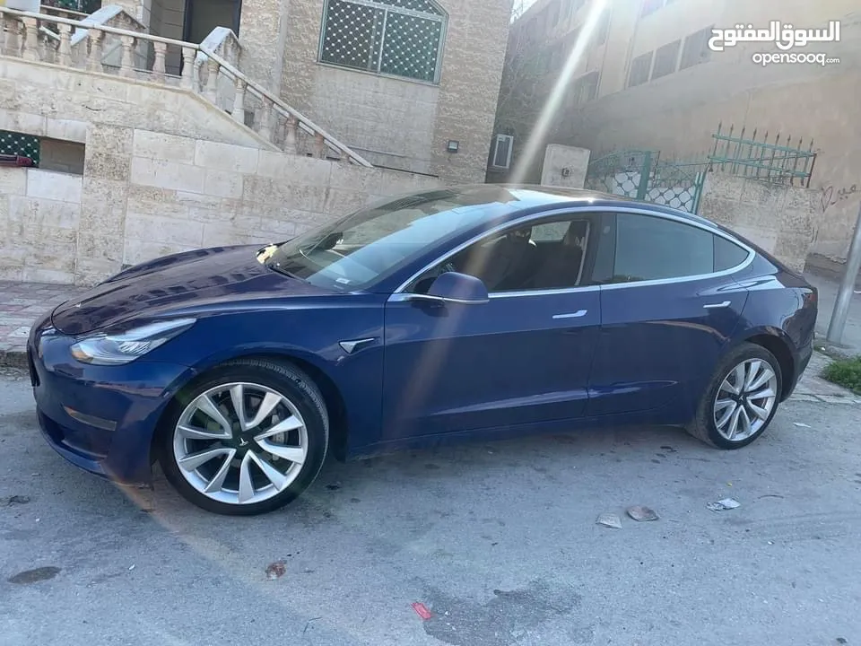 تيسلا 2019 model 3 ستاندرد بلس بحالة الوكالة لون مميز جنط 19 للبيع بسعر لقطة ومحروووووق