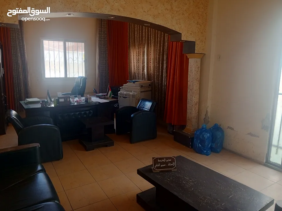 مدرسة خاصة للبيع في محافظة الزرقاء بلدية الرصيفة مقابل بلدية الرصيفة بجانب الندى مول اول طلوع الجبل