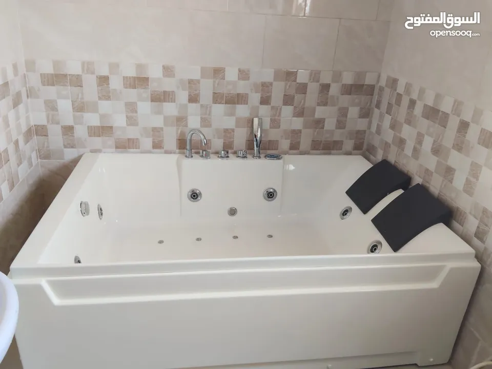 حمام جاكوزي مزدوج شخصين غير مستعمل