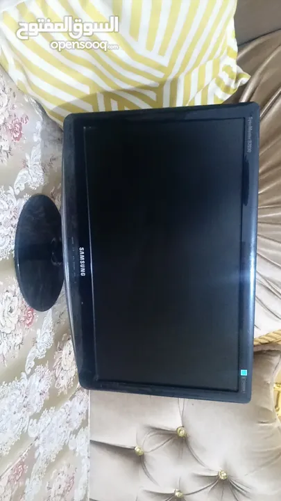 شاشة بتوخد اربع كمرات 22.2