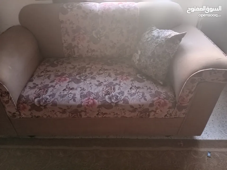 50طقم كنب بحالة جيدة