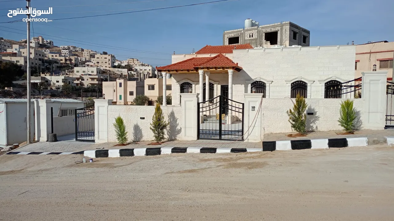 فيلا بناء حديث تشطيبات ديولوكس
