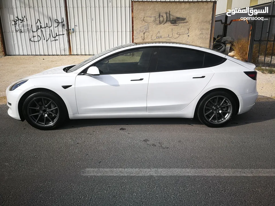 TESLA 2022 MODEL 3 STANDARD PLUS