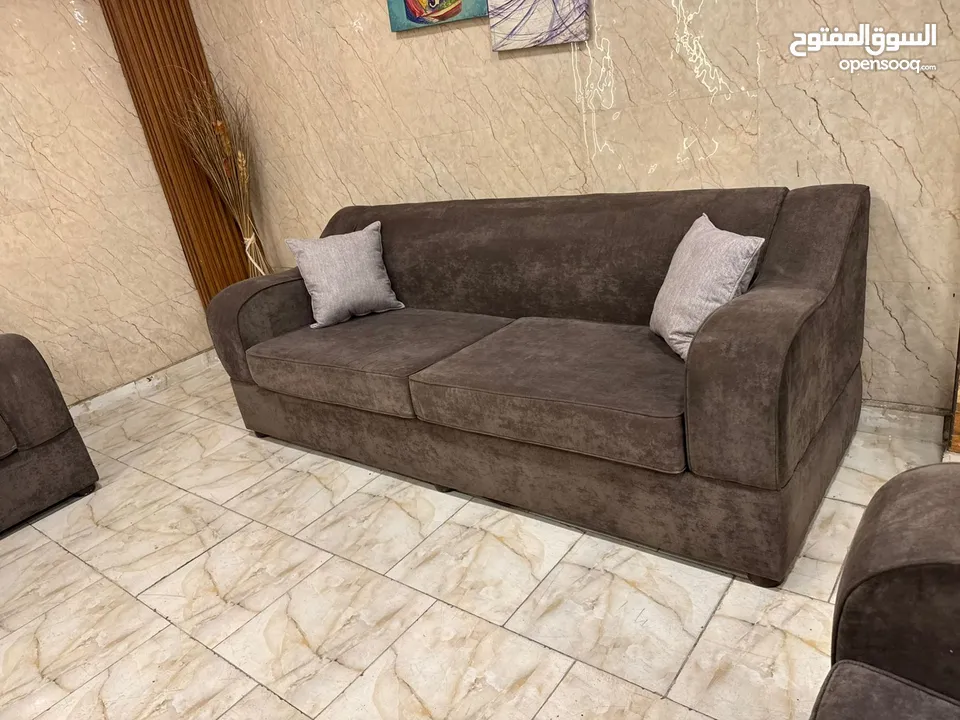 طقم كنب أمريكي  Morden مصنوع من أجود أنواع خشب السويد الصلد بالكامل ،