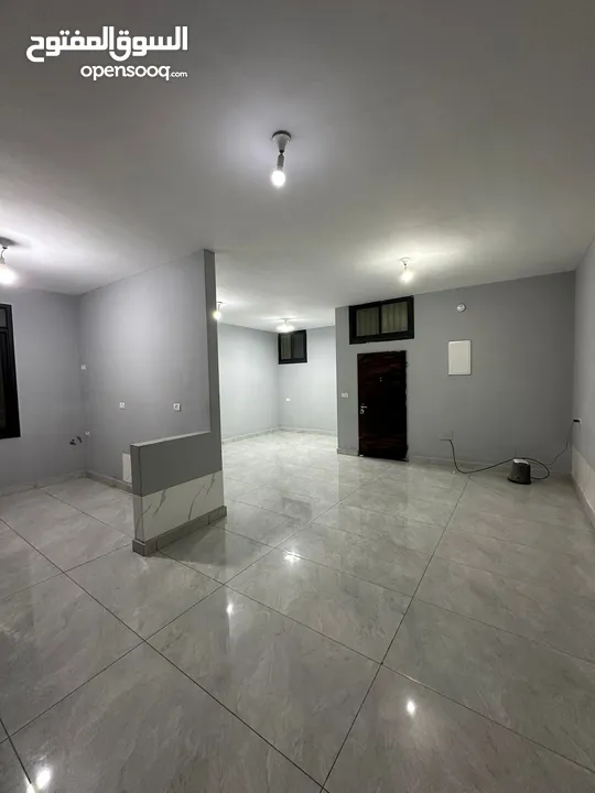 للايجار شقة مفروشة وشقة بدون عفش بنفس العمارة ط1