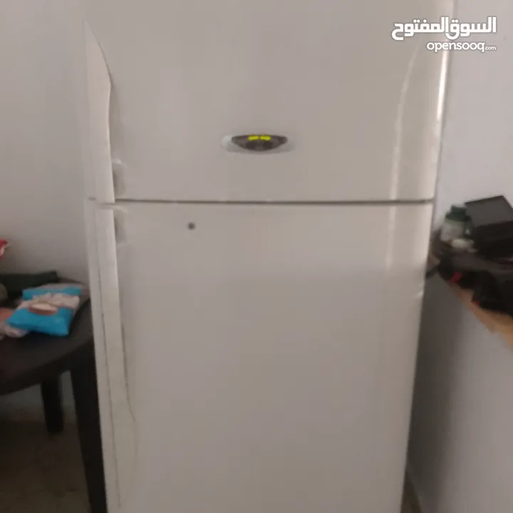 ثلاجه دايو نظيفه تبريد قوي و محترمه