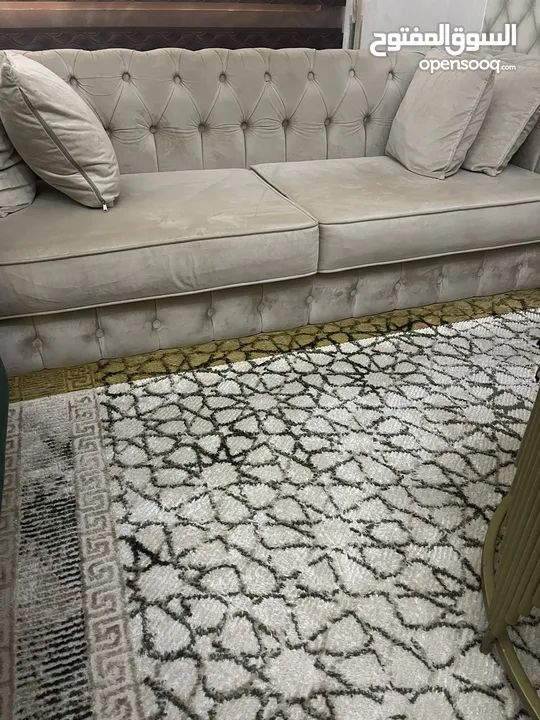 طقم كنب ثلاثية وثنائية