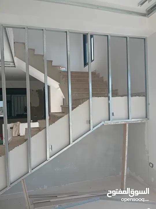 مخزن واسع مسحه 600م مربع ارتفاع 6 امتار موقع مميز   رام الله شارع جريده الايام