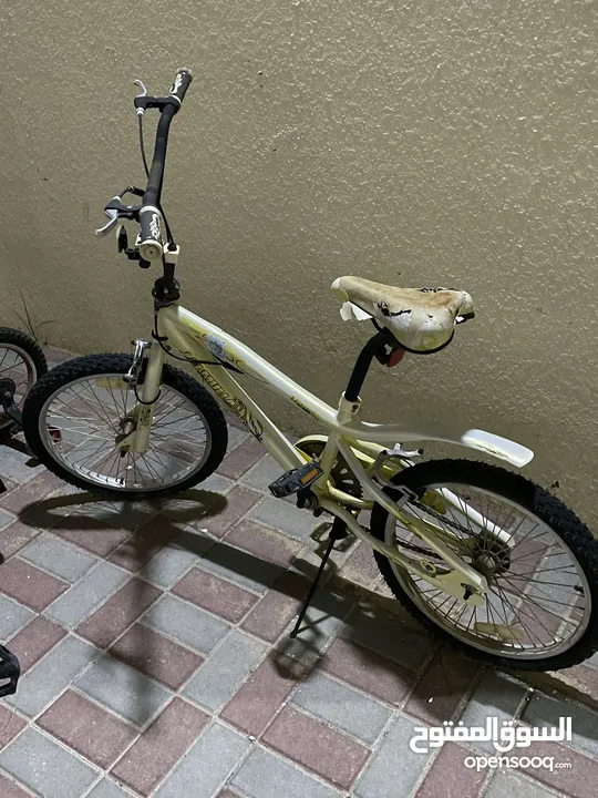 ثلاث دراجات هوائية بسعر مميز
